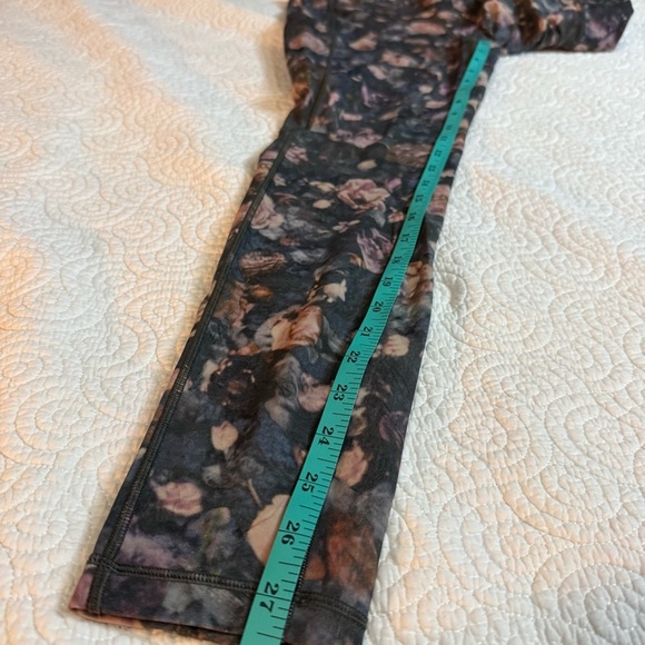 lululemon athletica Floral Print Leggings - Black and Pink - Picture 7 of 9